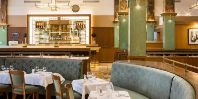 La Coupole : renaissance théâtrale de la brasserie mythique de Montparnasse