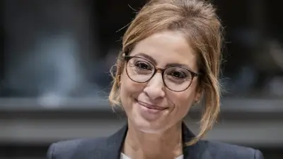 Léa Salamé reste au 20 Heures malgré la polémique sur son compagnon