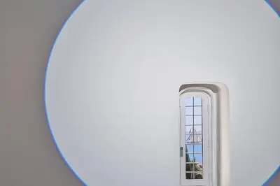 Lumière et poésie : Michel Verjux transforme le Musée Picasso d'Antibes