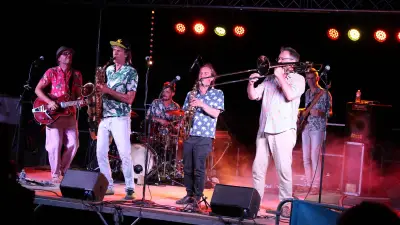 Malabaaar fait danser le public du festival Jazz sur un plateau