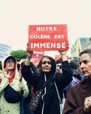 Marche citoyenne contre les violences sexuelles après le meurtre de Lyhanna