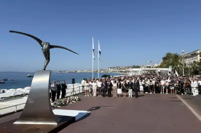 Marche poignante des familles sur la Promenade des Anglais à Nice, dix ans après l'attentat