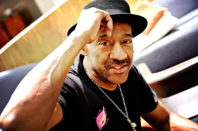 Marcus Miller rend hommage à Miles Davis à Jazz à Juan pour le centenaire