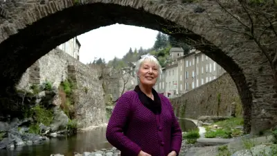 Marianne Denicourt rend hommage à Bernadette Lafont, enfant des Cévennes