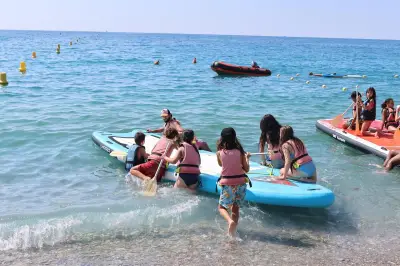 À Nice, le club de plage Li Rateta allie jeux nautiques et sécurité pour les enfants
