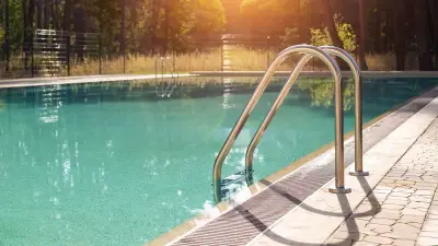 Noyade suspecte en Gironde : un homme de 29 ans retrouvé inerte dans une piscine privée