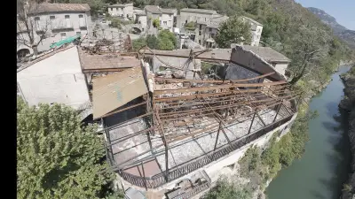 Oustal Fonzes : un an après l'incendie, les ruines toujours présentes