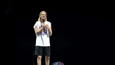 Paul Mirabel à Nîmes : un spectacle à cœur ouvert devant 6 000 spectateurs