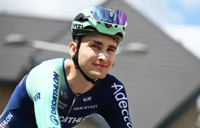Paul Seixas rassuré après sa chute, prêt pour le Tour de France 2026