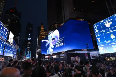 Pokémon Go : 10 ans, des milliers de fans à Times Square