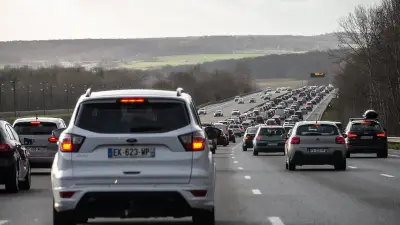 Pourquoi restez-vous sur la file du milieu sur l'autoroute ? Témoignez