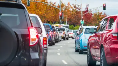 Près de 950 km de bouchons à midi : routes françaises saturées ce samedi