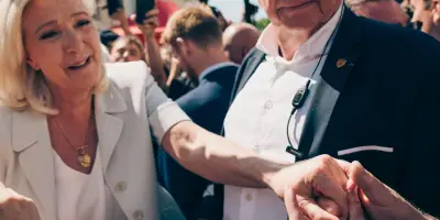 Présidentielle 2027 : Marine Le Pen chahutée lors de son premier déplacement de campagne