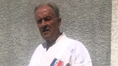 Robert Deback, 82 ans, décroche son 8e dan de karaté après 63 ans de passion