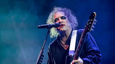 Robert Smith et The Cure à Nîmes : une fidélité de 40 ans avec leurs fans