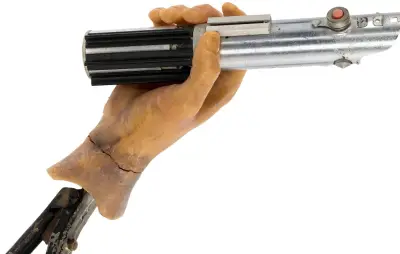 Sabre laser de Luke Skywalker vendu 3,75 millions de dollars, un record