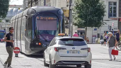 Tensions à Montpellier : taxis et Métropole en désaccord sur l'accès aux voies de tramway