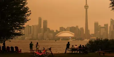 Toronto suffoque sous la fumée des feux de forêt, pire qualité de l'air au monde