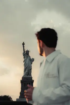 Un Français rhabillera la statue de la Liberté de lumière