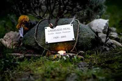 Un sketch de Grisélidis Réalis joué au cimetière de Genève