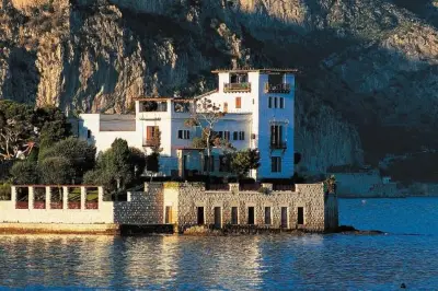 Vente aux enchères de luxe à la villa Kerylos ce samedi