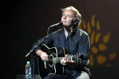 Yves Simon en 2007 : « Le quotidien ne tue pas l'amour »