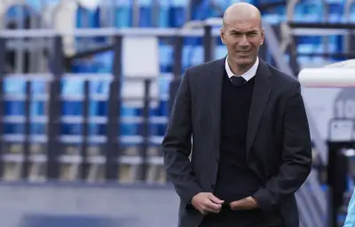 Zidane nommé sélectionneur : les précédents de légendes passés au crible
