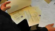 À 12 ans, il obtient le brevet avec mention très bien après une scolarité à domicile