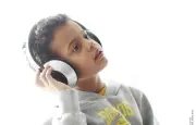5 podcasts gratuits pour occuper les enfants en voiture cet été
