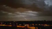 53 000 foyers privés d'électricité après les violents orages en France