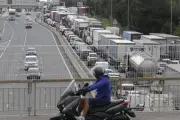 A8 : « On se sent pris au piège », le calvaire quotidien des usagers