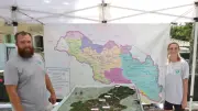 AB Cèze sensibilise à la protection de la rivière au marché de Goudargues