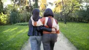 Adoptées aux Pays-Bas, deux amies découvrent qu'elles sont sœurs biologiques 44 ans après