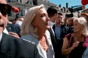Affiche Le Pen : le Corcovado et le culte de la personnalité
