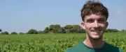Alexis Pouzoulet, 23 ans, incarne le renouveau du muscat de Frontignan