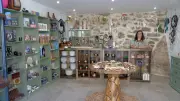 Anaïs Cortez ouvre une boutique de lithothérapie à Soumont