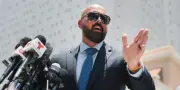 Andrew Tate et son frère contestent leur extradition vers le Royaume-Uni