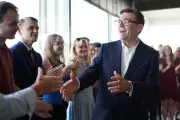 Andy Burnham nommé Premier ministre par le roi Charles III