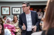 Andy Burnham réduit de 20% la taxe professionnelle des pubs et discothèques