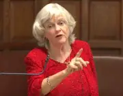 Ann Widdecombe défend la liberté d'expression à Oxford