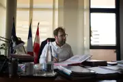 Annecy accusée d'avoir acheté des journaux pour étouffer une affaire de viol