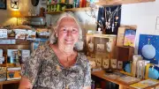 Annick Restlé expose ses sculptures et villages minières à la librairie Paroli