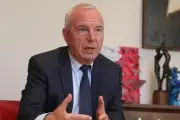 Antibes : Leonetti refuse la polémique sur les douches de plage