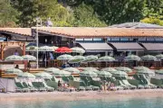 Apéros pieds dans le sable et marchés nocturnes : un été animé au Mourillon