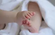 Aux urgences pour des crampes, elle accouche sans savoir qu'elle est enceinte