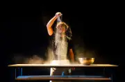 Avignon : Daniele De Michele et Juliette Navis mettent la main à la pâte