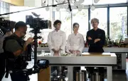 Bagarre entre comédiens d'Ici tout commence : TF1 écarte un acteur du tournage