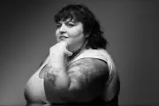 Barbara Butch, DJ et militante, ciblée par LFI et l'extrême droite
