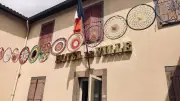 Belmont-sur-Rance : une œuvre collective en crochet dans les rues
