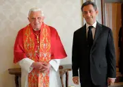 Benoît XVI dénonce l'ingérence de Sarkozy dans l'Église